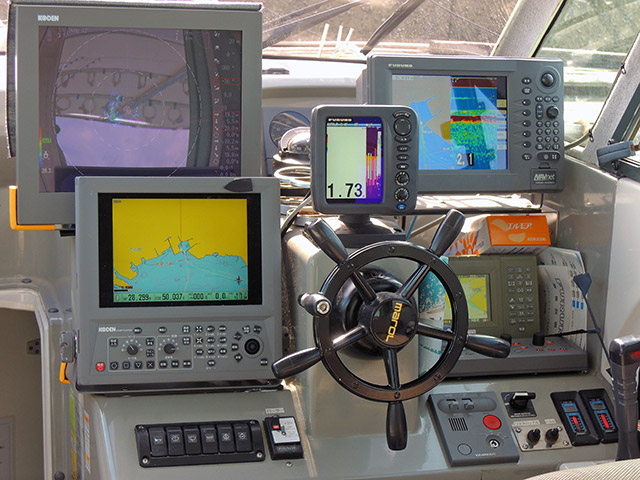 レーダー、GPSほかフル装備